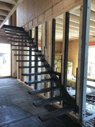 Консольная лестница металлическая модель 61