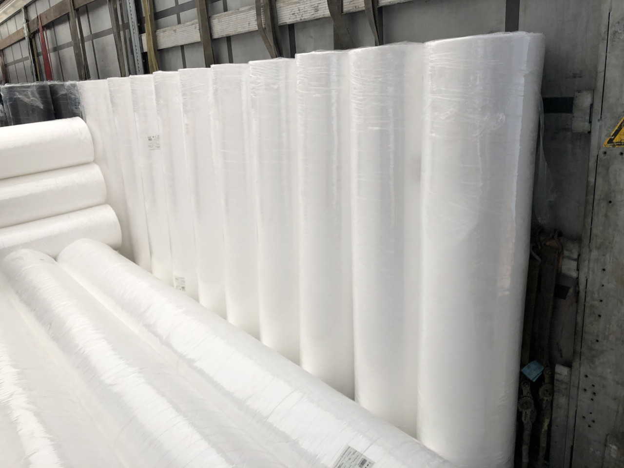 Белый спанбонд, широкий укрывной материал 9,3м*50 г/м²