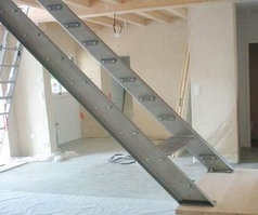 Металлокаркас лестницы на тетиве из швеллера модель 6
