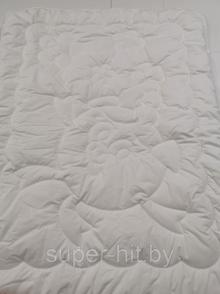 Одеяло детское стеганое 110x145 (дизайн- "Нюша") для девочек, картинка выстрочена на всей поверхности.