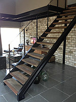 Лестница на металлокаркасе из швеллера модель 25