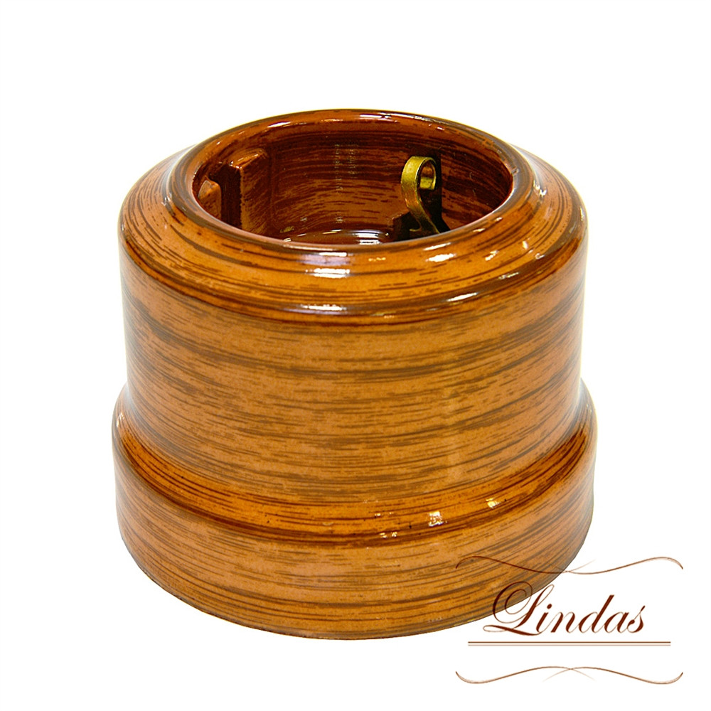 Розетка с заземляющим контактом Lindas, цвет Орех