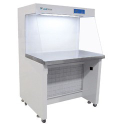Вытяжной шкаф с горизонтальным ламинарным потоком LABTRON LHCB-B10