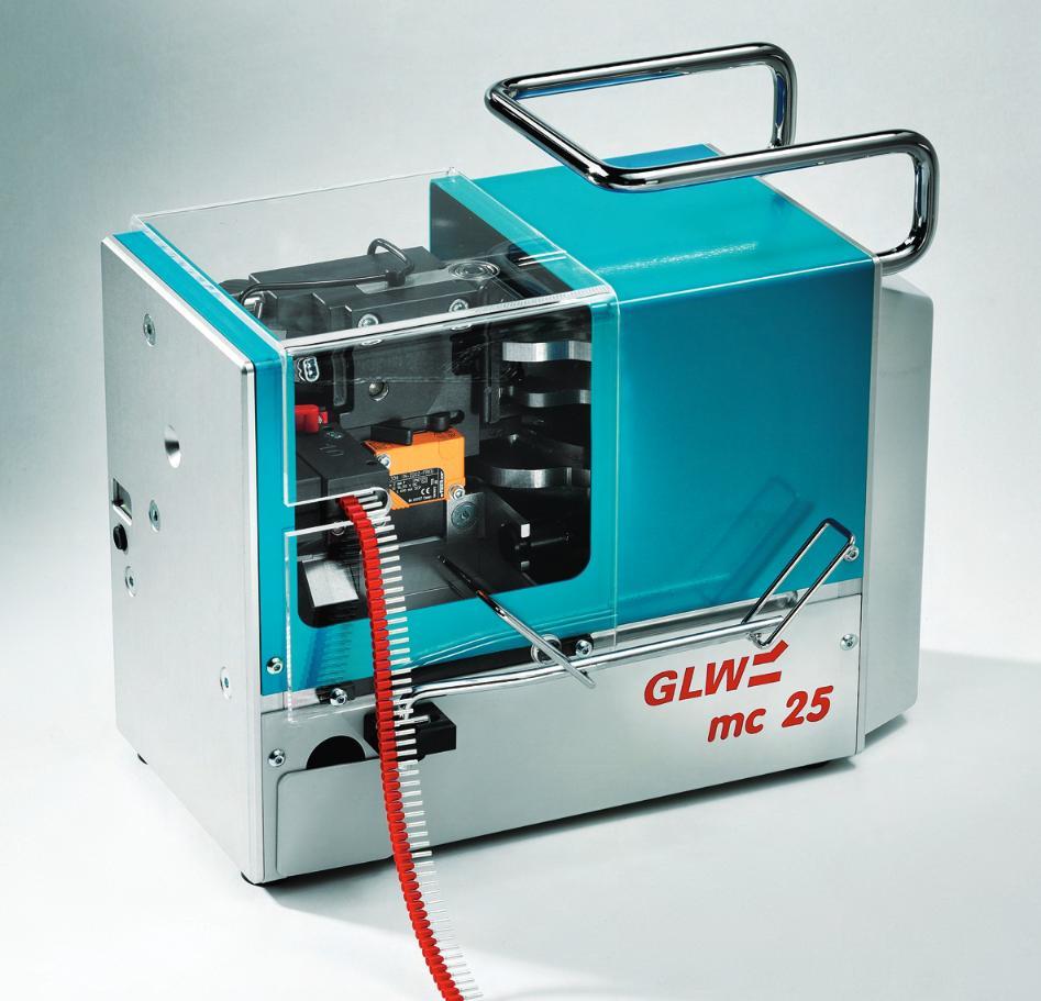 Полуавтомат для опрессовки изолированных наконечников типа «ferrules» на провод с функцией зачистки GLW MC 25 - фото 1 - id-p172374329