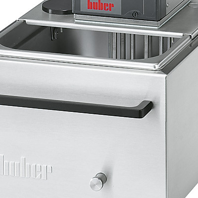 Нагревающий термостат-циркулятор с ванной из нержавеющей стали Huber KISS 208B - фото 2 - id-p172652186