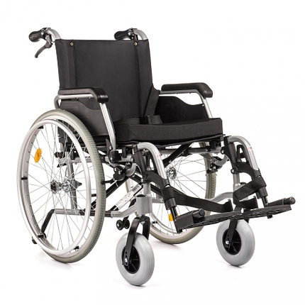 Инвалидная коляска для взрослых Feliz, Vitea Care (Сидение 46 см., надувные колеса), фото 2