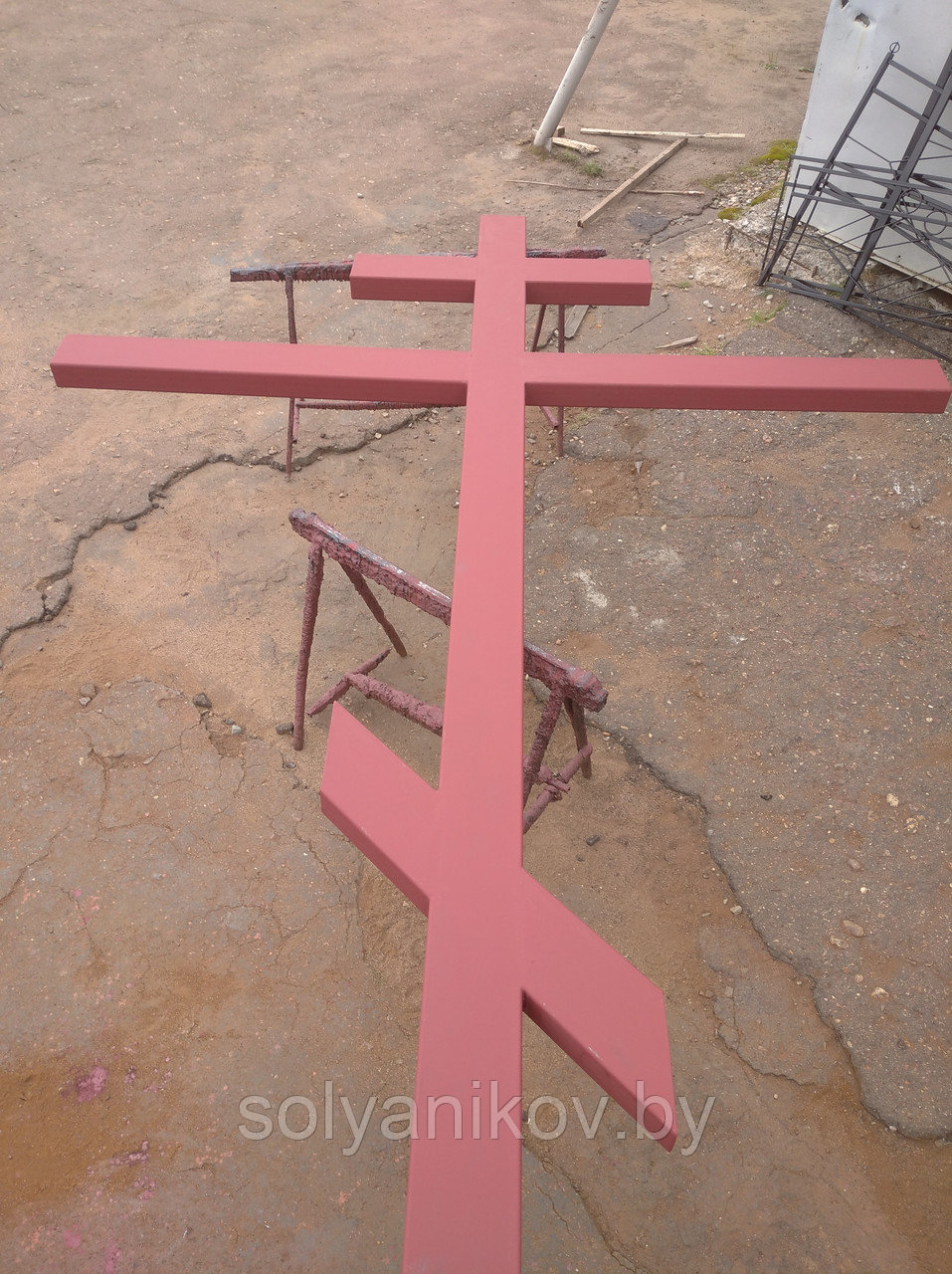 Крест металлический придорожный труба профильная 200х100мм размер 5.5х2.1м