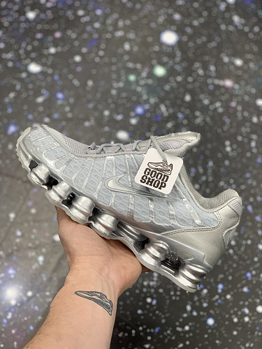 nike shox silver