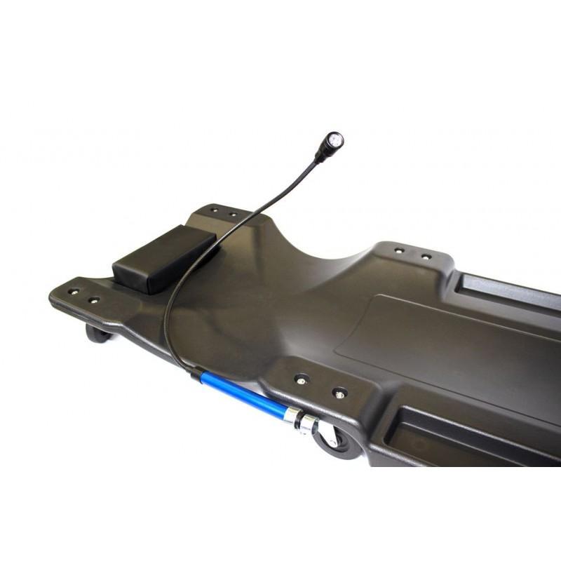 Лежак пластиковый подкатной на 6-ти колесах с фонарем на гибком удлинителе 40''(1050х490х95мм) - RF-TRH6802-1
