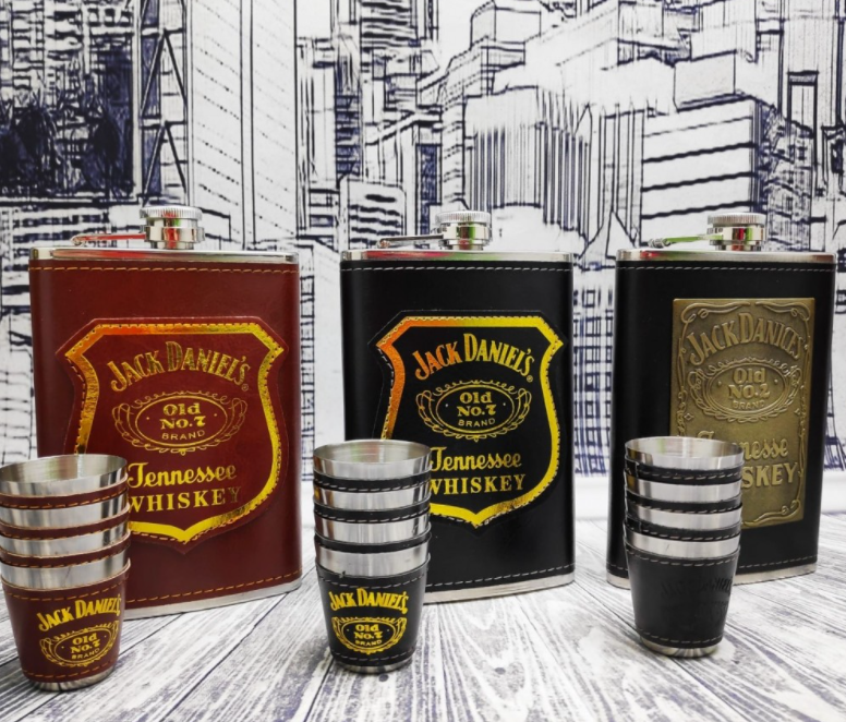 Подарочный набор Jack Daniels: фляжка 255 мл, 4 стопки и металлическая воронка M-39 - фото 3 - id-p173486059