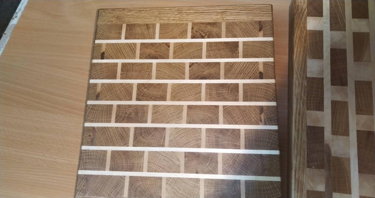 Торцевая разделочная доска из дуба, ясеня