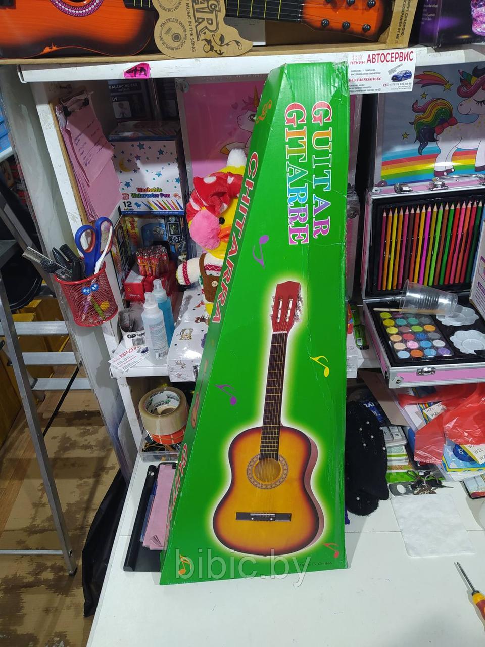 Детская шестиструнная гитара