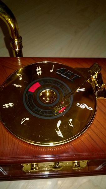 Музыкальная шкатулка граммофон (цвет коричневый) с выдвижным ящиком YL2013-1 - фото 7 - id-p20616290