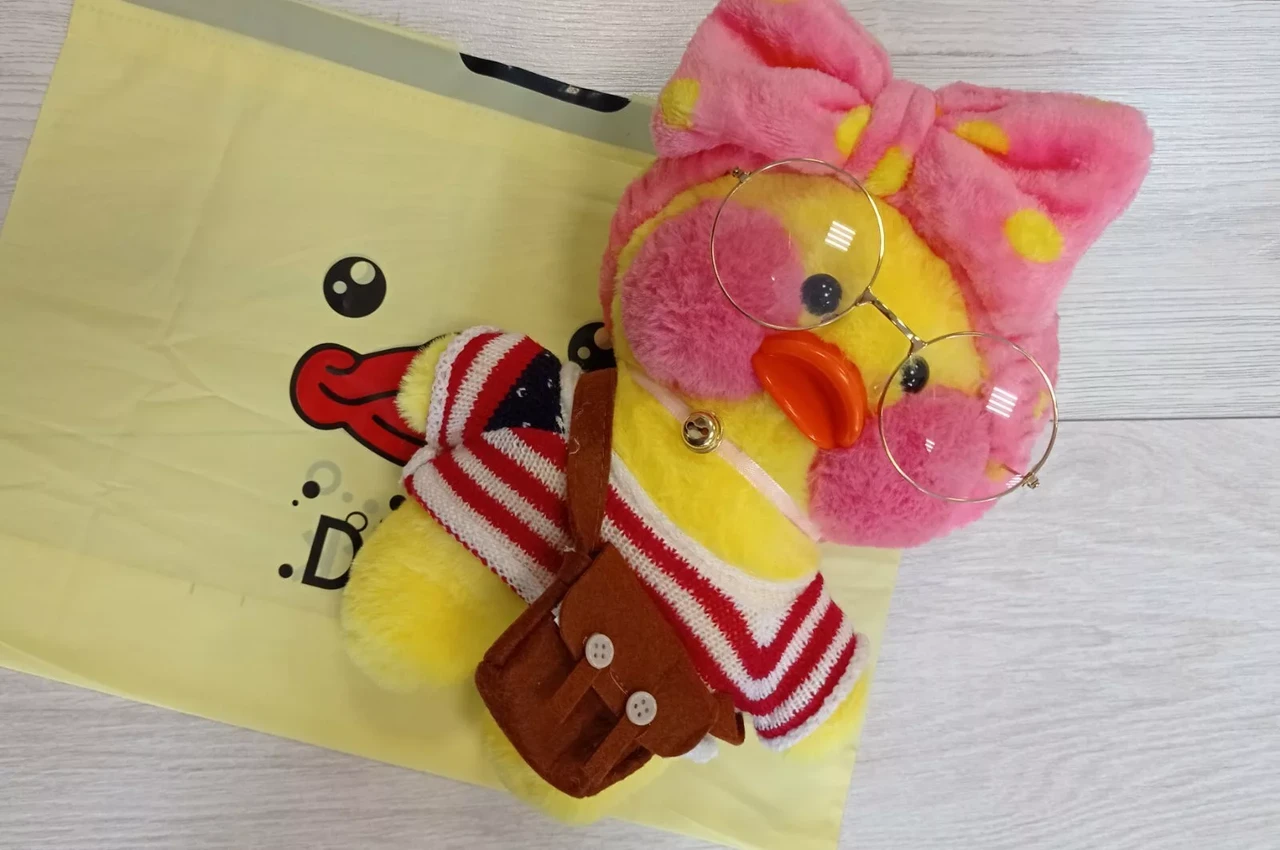 Мягкая игрушка уточка Лалафанфан (Lalafanfan duck), плюшевая уточка-кукла в очках - фото 4 - id-p173822333