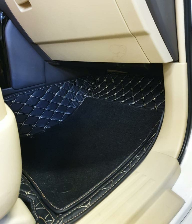 BMW X6 F16 2015- Ковры в салон из Эко-кожи в РОМБ ( цвет Черный шов Бежевый) 5D Квадрат лого - фото 6 - id-p173992503