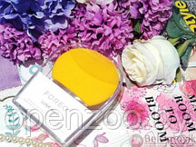 Вибрирующая силиконовая щетка для нежной очистки кожи лица Foreo LUNA mini 2 Желтая
