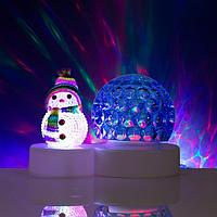 Световой прибор «Снеговик с синим шаром» 9.5 см, свечение мульти, 220 В
