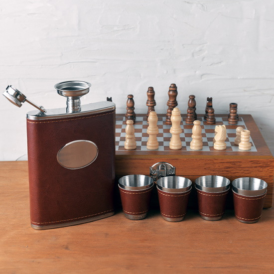 Набор с фляжкой, стопками и шахматами 1819 - фото 3 - id-p174769296