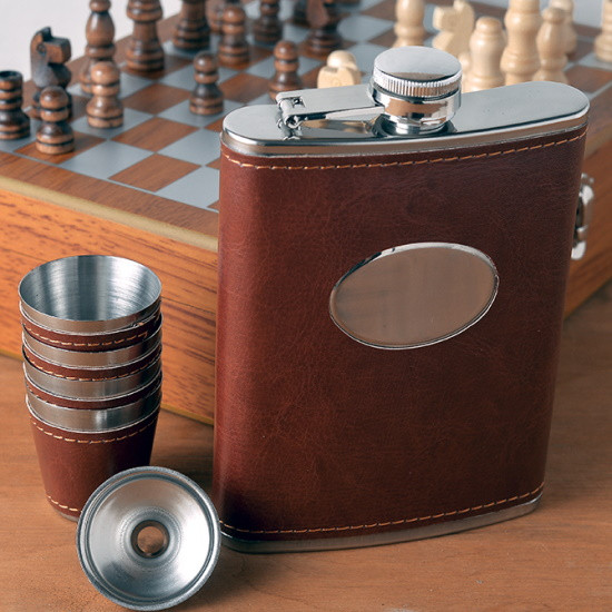 Набор с фляжкой, стопками и шахматами 1819 - фото 5 - id-p174769296