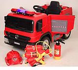 Детский электромобиль RiverToys A222AA Пожарная машина (красный), фото 2