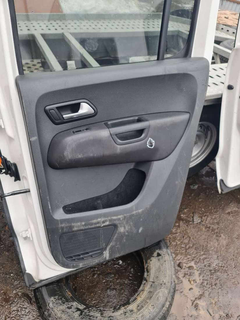 Обшивка задняя правая Volkswagen Amarok