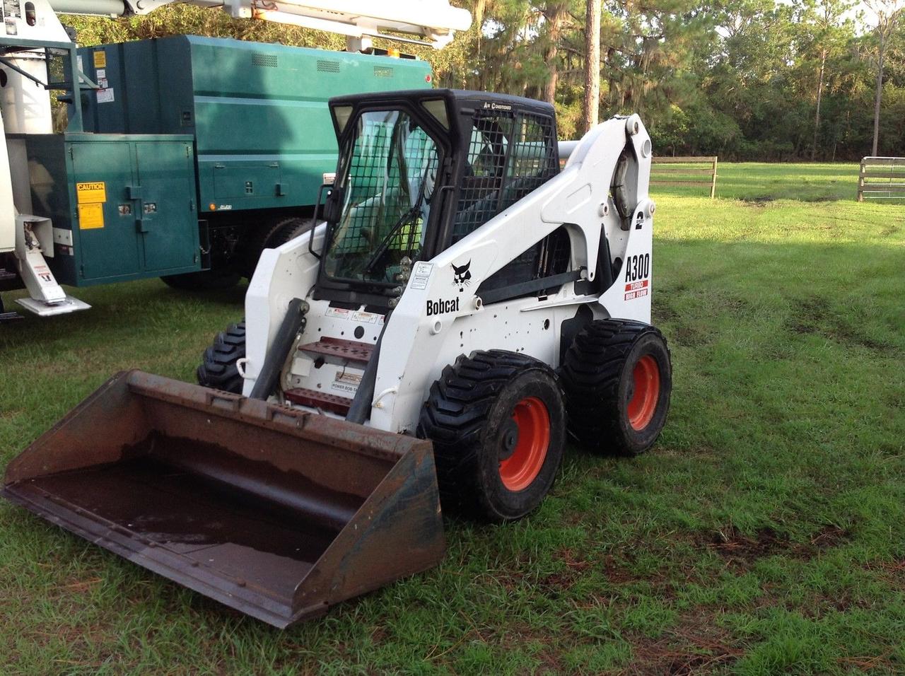 Мини погрузчик Bobcat s650 снег