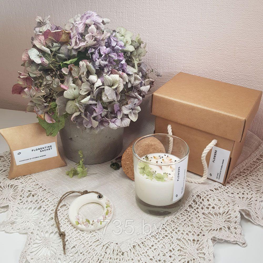 Подарочный набор "Цветы" Соевая аромасвеча & Флорентийское саше