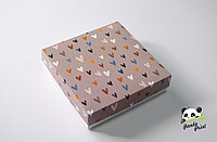Коробка 200х200х50 Цветные сердечки (белое дно)