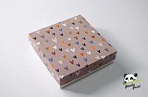 Коробка 200х200х50 Цветные сердечки (белое дно)