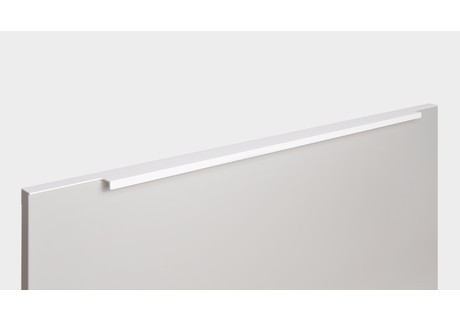 Мебельная ручка RAY RT109/700/W