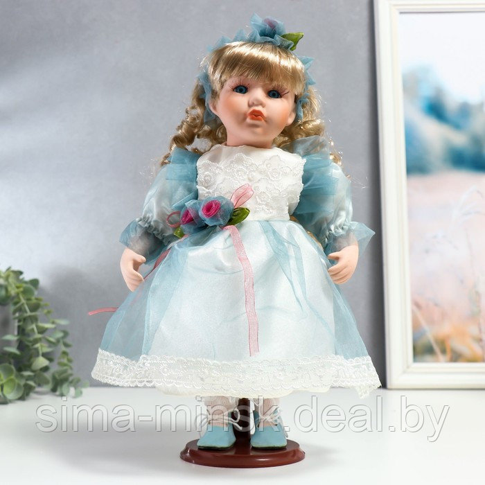 Кукла коллекционная керамика "Флора в бело-голубом платье и лентой на голове" 30 см - фото 1 - id-p176276869