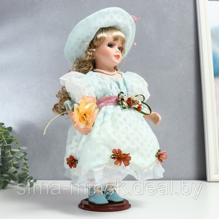 Кукла коллекционная керамика "Люси в голубом платье, шляпке и с цветами" 30 см - фото 2 - id-p176276871