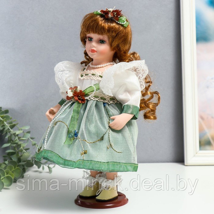 Кукла коллекционная керамика "Агата в бело-зелёном платье и с цветами в волосах" 30 см - фото 3 - id-p176276875