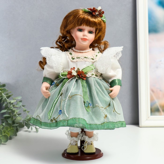 Кукла коллекционная керамика "Агата в бело-зелёном платье и с цветами в волосах" 30 см - фото 1 - id-p176313151