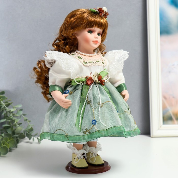 Кукла коллекционная керамика "Агата в бело-зелёном платье и с цветами в волосах" 30 см - фото 2 - id-p176313151
