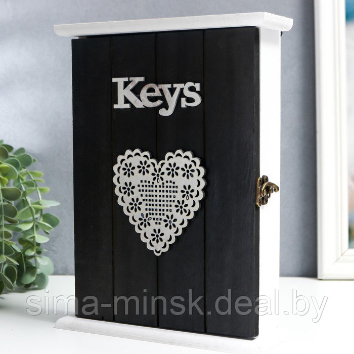 Ключница дерево 6 крючков "Ключи.Сердце" серая с белым 26х19х6 см - фото 3 - id-p176334415