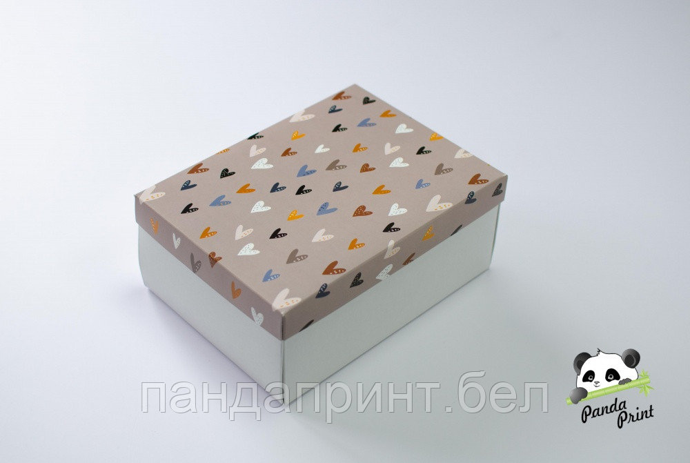 Коробка 220х160х90 Цветные сердечки (белое дно)