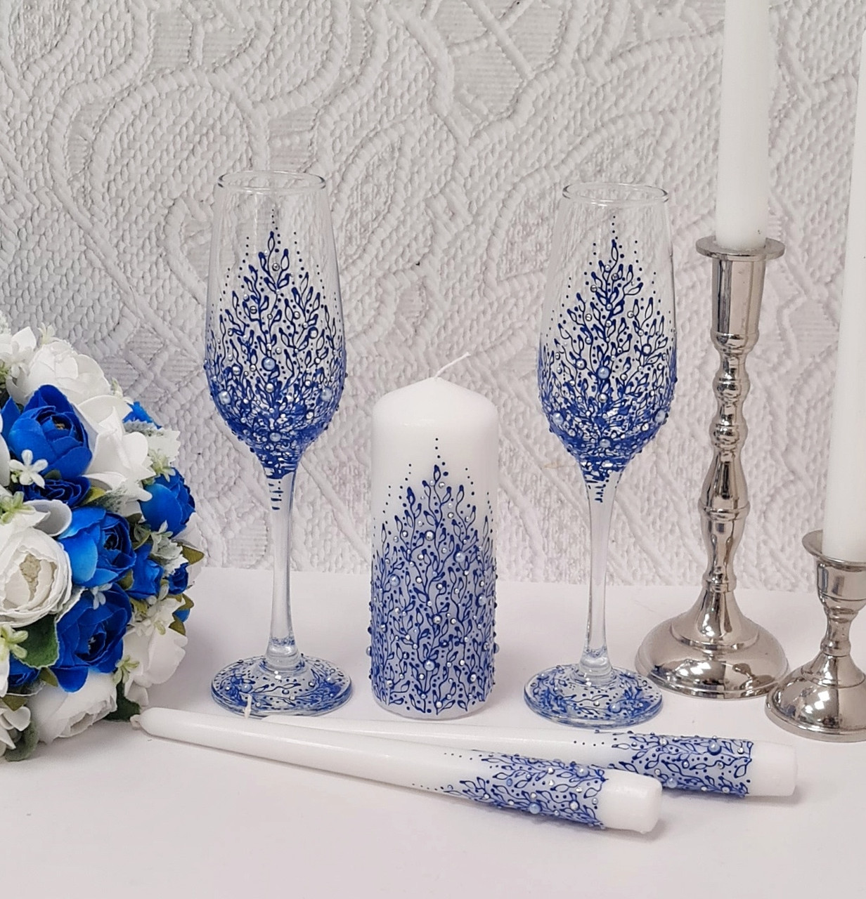 Комплект свадебных бокалов и свечей "Нежность" в синем цвете