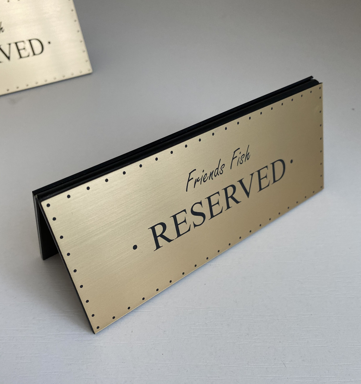 Табличка настольная "Reserved" (золото) - фото 3 - id-p176508590