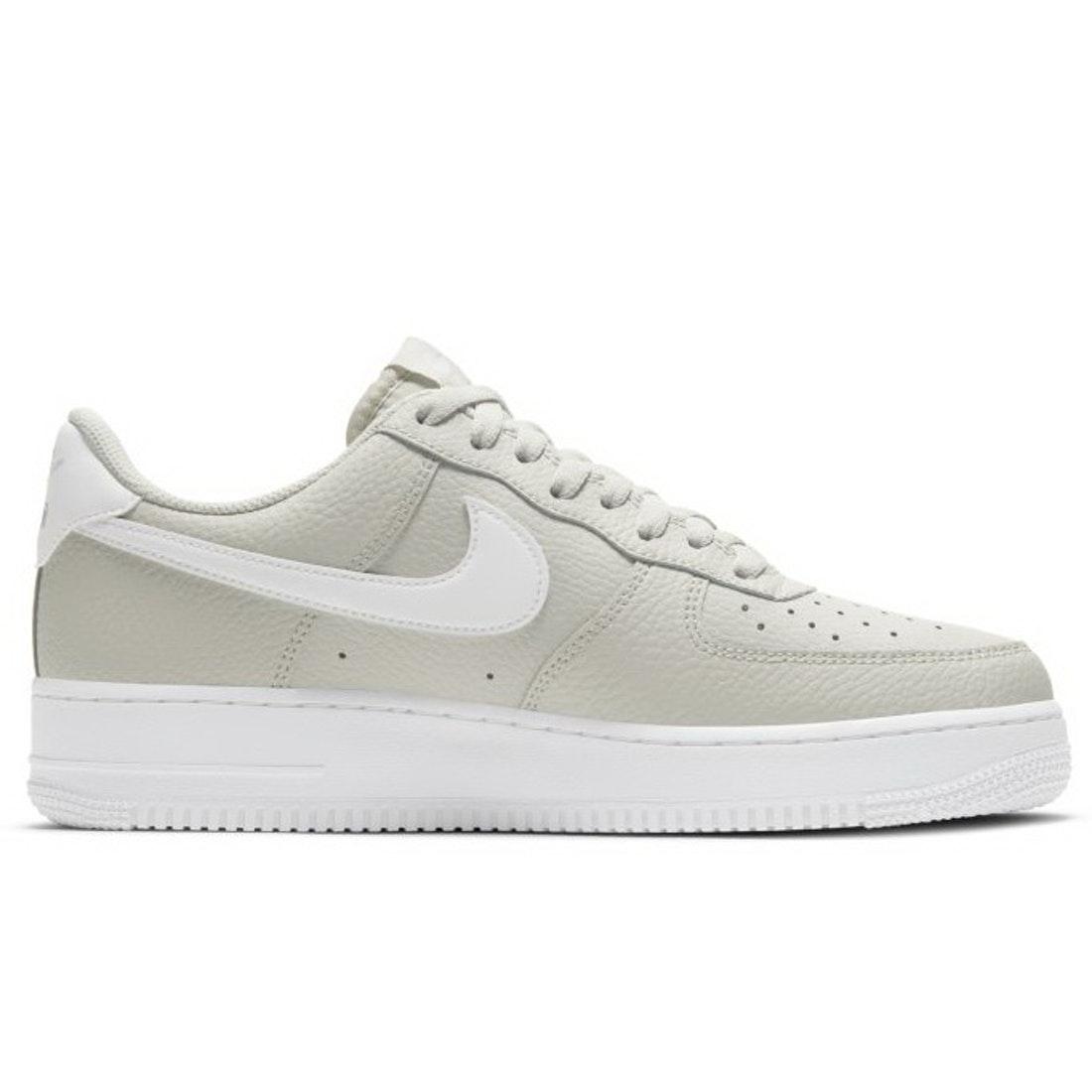 Мужские кроссовки
Nike AIR FORCE 1 '07