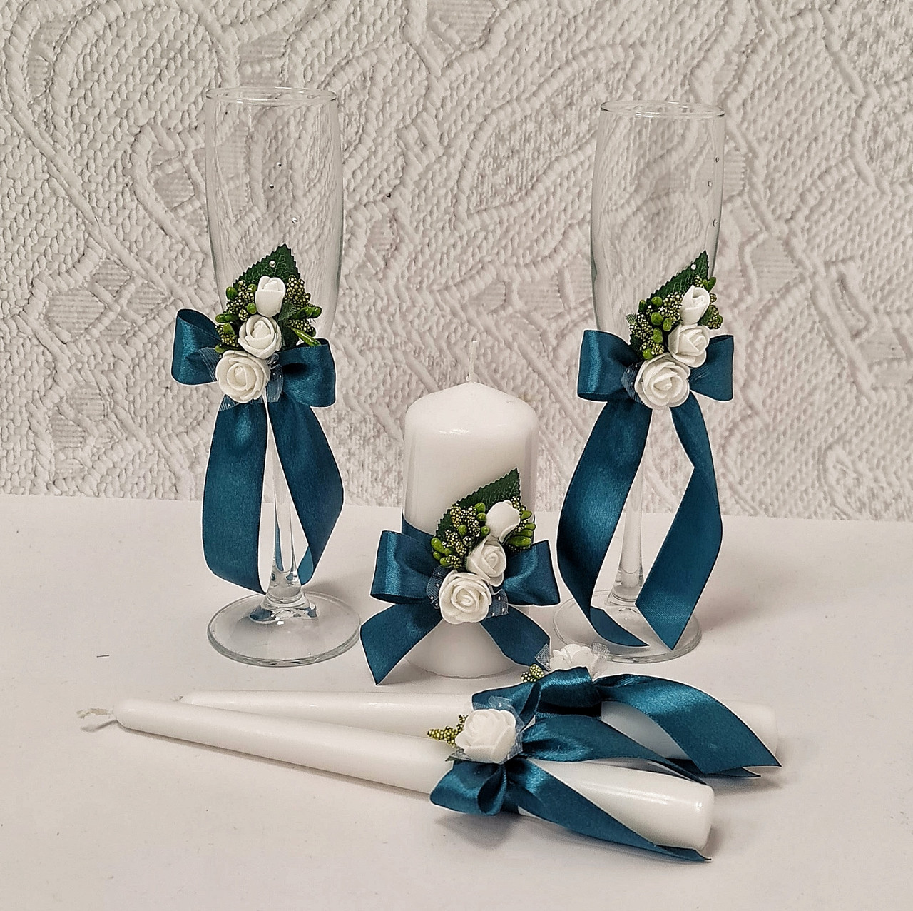 Комплект свадебных бокалов и свечей "Классика" в изумрудном цвете