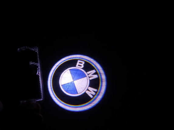 Штатная подсветка в двери с логотипом BMW, фото 2