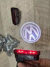 Штатная подсветка в двери с логотипом VW, фото 3