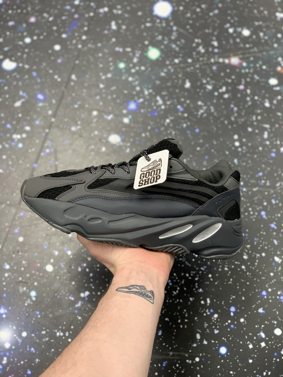 Кроссовки Adidas Yeezy Boost 700v2 Black Grey