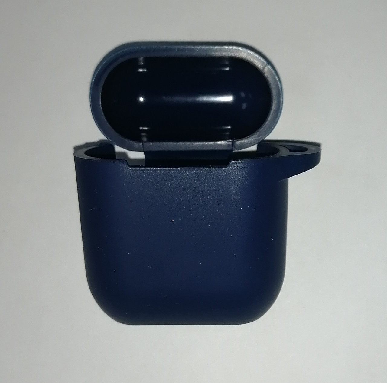 Чехол для Apple Airpods 1 / 2 Silicon case (темно-синий) - фото 2 - id-p177165368
