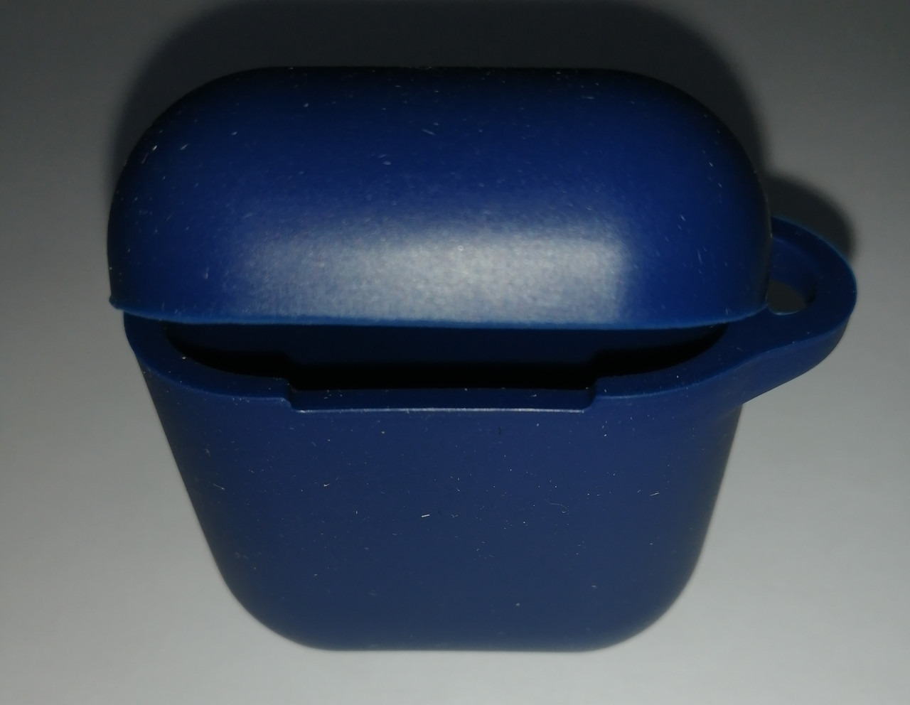 Чехол для Apple Airpods 1 / 2 Silicon case (темно-синий) - фото 3 - id-p177165368