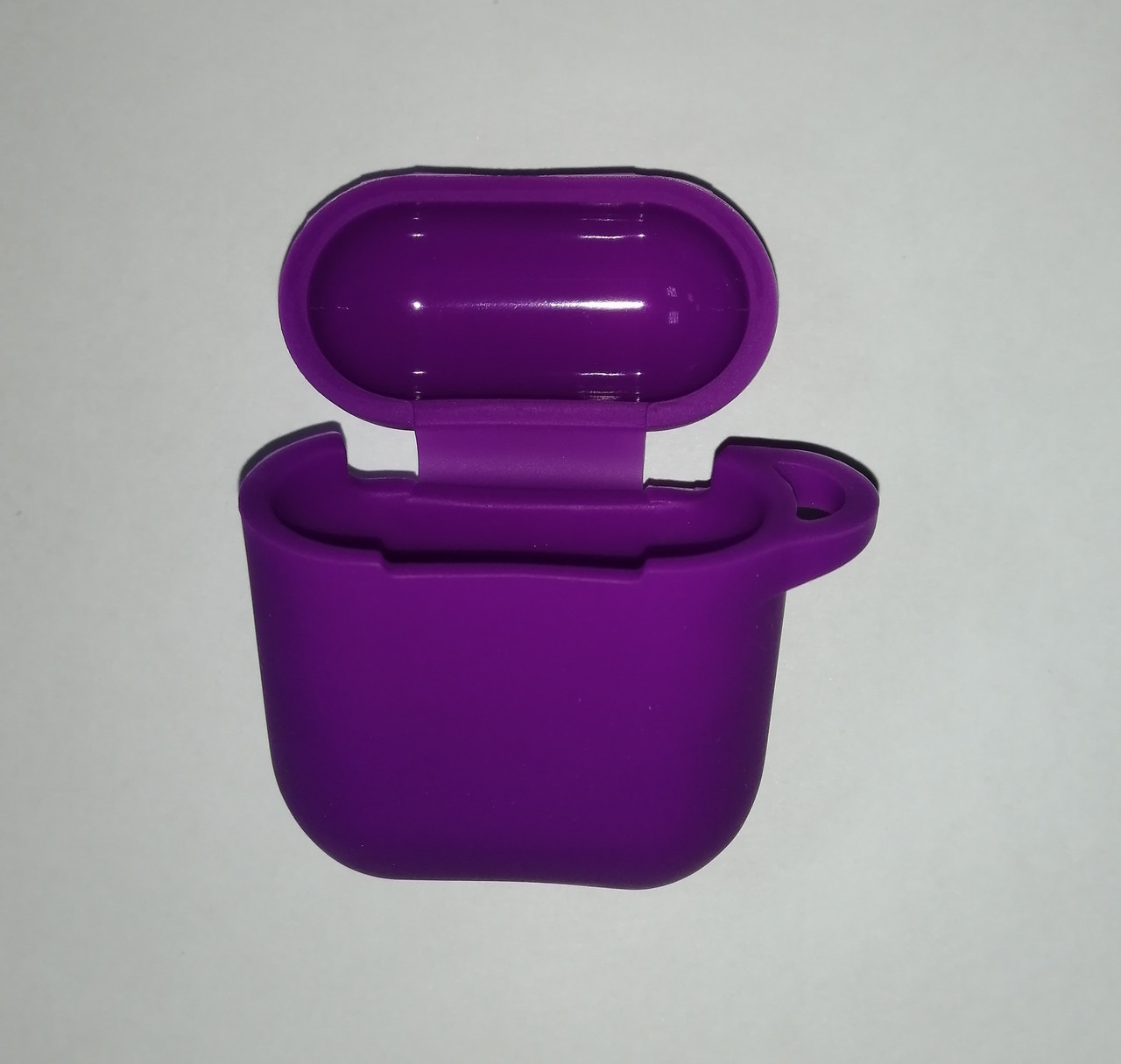 Чехол для Apple Airpods 1 / 2 Silicon case (фиолетовый) - фото 3 - id-p177165371