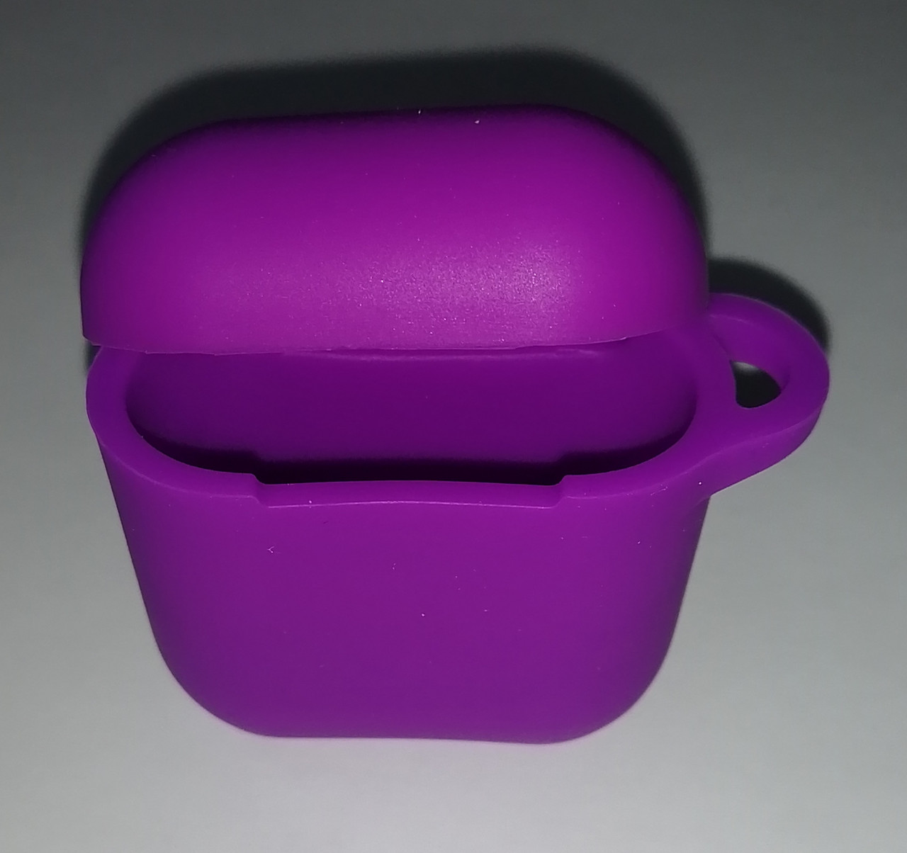 Чехол для Apple Airpods 1 / 2 Silicon case (фиолетовый) - фото 2 - id-p177165371