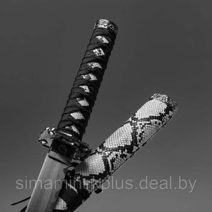 Сувенирное оружие «Катана на подставке», серые ножны под змеиную кожу, 70 см - фото 3 - id-p176817234