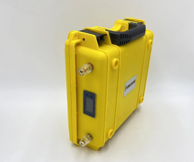Аккумулятор BatteryCraft Lifepo4 12V 55Ah BMS 100 A c Bluetooth (желтый корпус) - фото 4 - id-p177362821